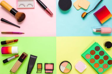Dekoratif kozmetik, profesyonel makyaj araçlar fırçalar renk arka plan üzerinde kümesi. Metin dergiler, sosyal medya için alan. Kompozisyon düz, görünümü Top, yat.