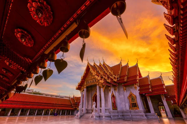 Schöner Thailändischer Marmortempel Wat Benchamabophit Bei Sonnenuntergang Bangkok Thailand — Stockfoto