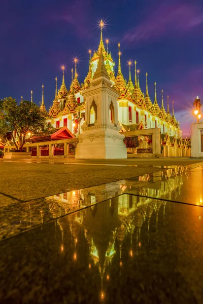 Schöner Himmel Und Wat Ratchanatdaram Tempel Bangkok Thailand Thailändische Architektur — Stockfoto