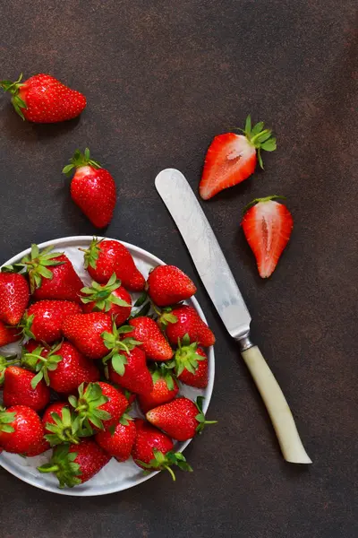 Fresh Juicy Strawberries Plate Dark Rustic Background Proper Nutrition Organic — Stock Photo, Image