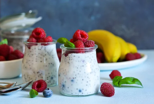 Yogurt Alla Vaniglia Con Lamponi Banana Colazione Pasti Dietetici — Foto Stock