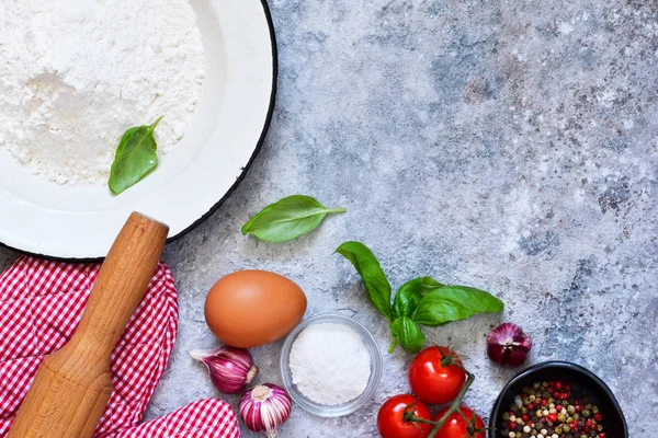 Přísady Pro Vaření Italských Těstovin Mouka Vejce Olej Koření Italské — Stock fotografie