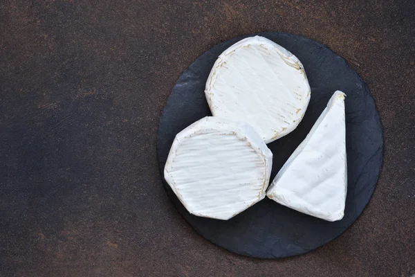 Queijo Branco Brie Camembert Gourmet Com Bagas Mel Nozes Sobre — Fotografia de Stock