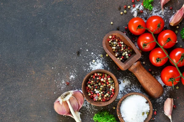 Ingredientes para cocinar. Especias y verduras. Vista superior . — Foto de Stock