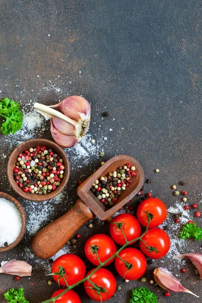 Ingredientes para cocinar. Especias y verduras. Vista superior . — Foto de Stock