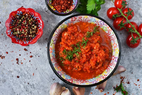 Salsa Piccante Peperoncino Con Spezie Erbe Aromatiche Salsa Pomodoro Con — Foto Stock