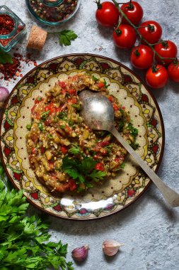 Havyar pişmiş sebze üzerinden. Meze patlıcan, biber