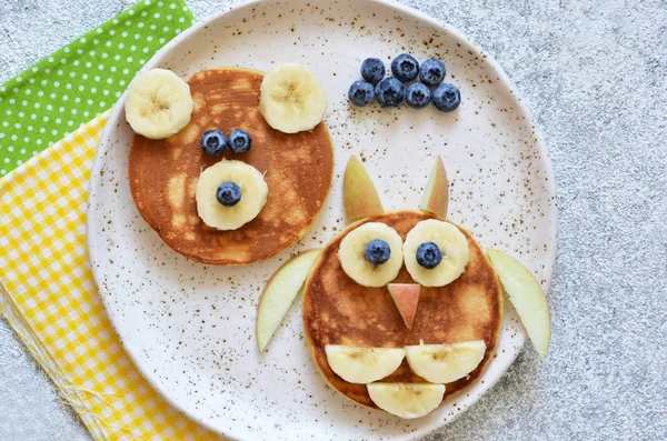 Funny pancakes for kids - bear and owl. Breakfast for children. — Stock Photo, Image