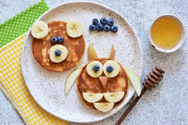 Funny pancakes for kids - bear and owl. Breakfast for children. — Stock Photo, Image