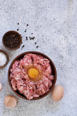 Baharatlı ve yumurtalı kıyma. 