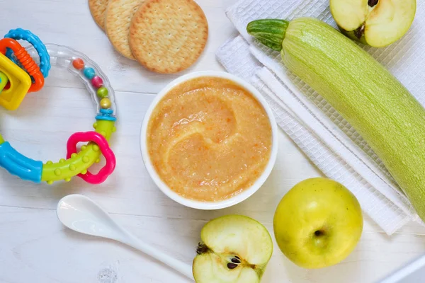 Nourriture Pour Bebe A Partir De 6 Mois Puree De Legumes De Courgettes Timbres Et Pommes De Terre Sur Fond De Beton Nourriture Pour Nouveau Nes Bol Produits Alimentaires Stock Photo Nourriture Pour Bebe A Partir De 6 Mois Puree De Legumes De Courgettes Timbres Et Pommes De Terre Sur Fond De Beton Nourriture Pour Nouveau Nes Bol Produits Alimentaires Stock Photo