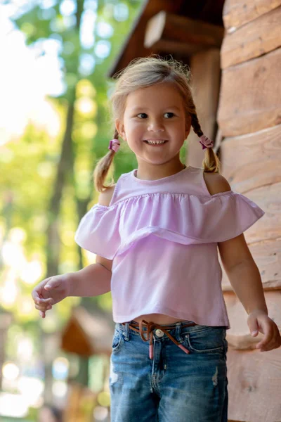 Halve Lengte Portret Van Twee Schattige Beetje Lachende Kinderen Jongen — Stockfoto