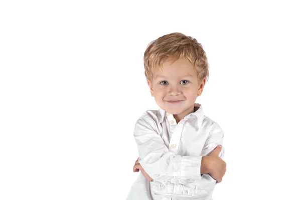 Retrato de la cintura hacia arriba de un niño sonriente contra un fondo blanco —  Fotos de Stock