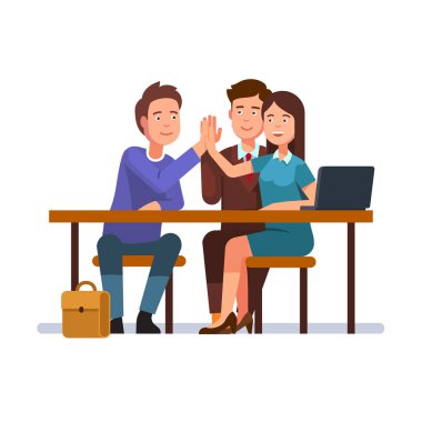 Üç iş adamları üç yüksek beş veren