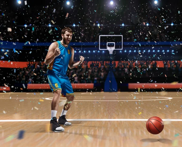 basketbol sahasına kutluyor basketbolcu