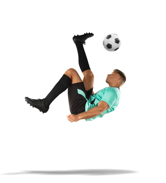 Foto de Retrato De Ação De Baixo Ângulo Do Jogador De Futebol Correndo Para  Chutar A Bola e mais fotos de stock de Futebol - iStock