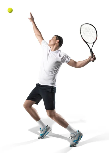 Tennisspelare som betjänar bollen isolerad på vitt — Stockfoto