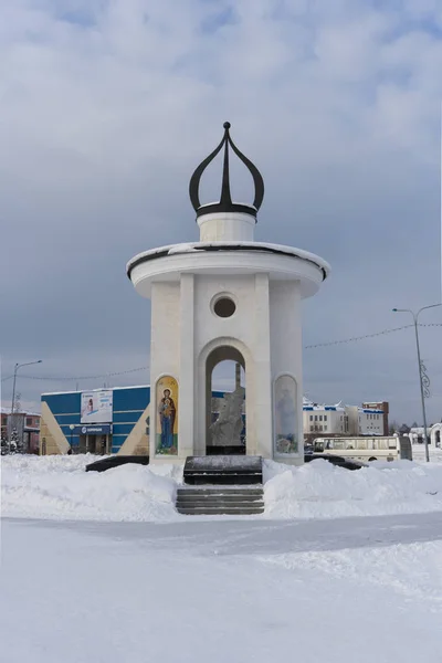 Yugorsk, Ρωσία - Φεβρουάριος 13, 2019: Ξωκλήσι στην πόλη — Φωτογραφία Αρχείου