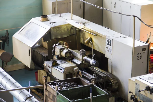 Bohren und Fräsen von industriellen Maschinen — Stockfoto