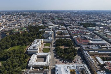 St. Petersburg yükseklikten. Saray bölgesi. Devlet Rus Müzesi: Mikhailovsky Sarayı, Mikhailovsky Sarayı 'nın Outbuilding, L.N. Benois Kolordusu, Mikhailovsky Bahçesi, Mik