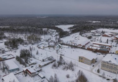 Yugorsk kentinde küçük bir kilise. Hava. Kış, kar, bulutlu. Khanty Mansiysk Özerk Okrug (hmao), Rusya.