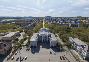 Polevskoy kentinde kültür ve Sovyet düşük evler evi, Rusya. Hava