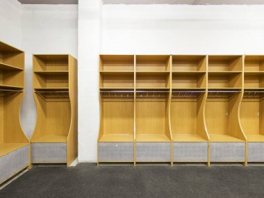 Spor Kulübü, okul, bölümü boş bir soyunma odasında