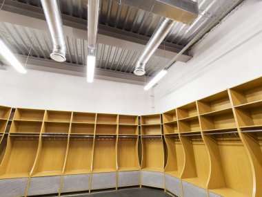 Spor Kulübü, okul, bölümü boş bir soyunma odasında