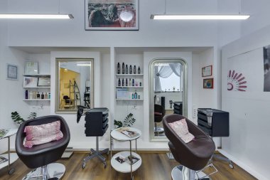 Ekaterinburg, Rusya - 7 Kasım 2018: İnsansız modern güzellik salonu.