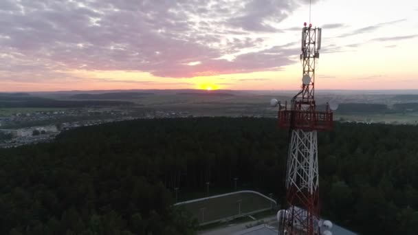 Повітряний Вид Літнього Вечірнього Села Заході Сонця Камера Летить Назад — стокове відео