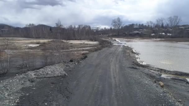 Повітряний Вид Сухого Русла Річки Отруєного Міддю Місті Карабаш Весна — стокове відео