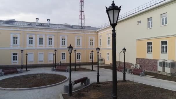 Drone Vista Del Nuevo Patio Renovado Del Edificio Administrativo Escuela — Vídeos de Stock