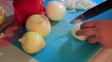 başka bir yarım soğan dicing