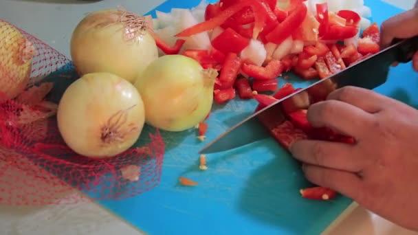 Cubed red bell pepper — Stock Video