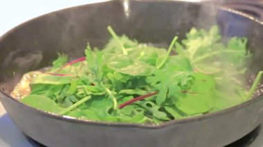 tavada pişirme yeşillik