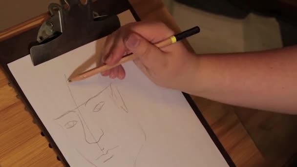 Efterbehandling linje ritning av porträtt — Stockvideo