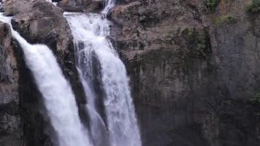 Beyaz snoqualmie düşen su büyük miktarda düşüş