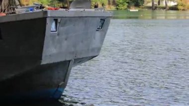 bobing yukarı ve aşağı su tekne