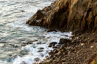 okyanus dalga köpük fingeers Shoreline kayalar üzerinden tarama