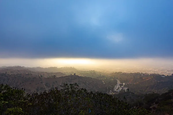 Sommacco, con vista di colline e strade in diminuzione — Foto Stock