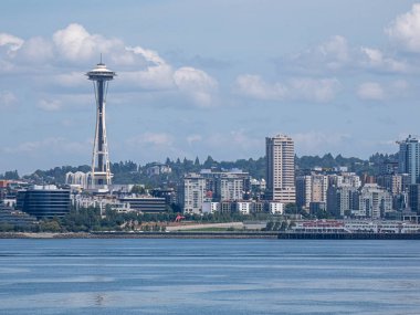 bulut örtüsü ile yaz aylarında seattle silueti