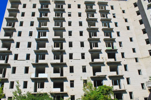 Ukrayna 'da terk edilmiş çok katlı bir bina