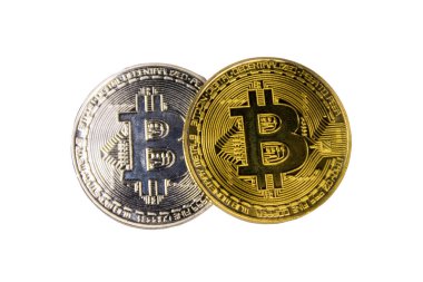 Beyaz arka plan üzerinde izole altın ve gümüş bitcoins