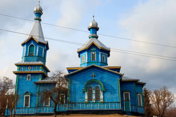 Alte Holzkirche Ukrainischen Dorf — Stockfoto