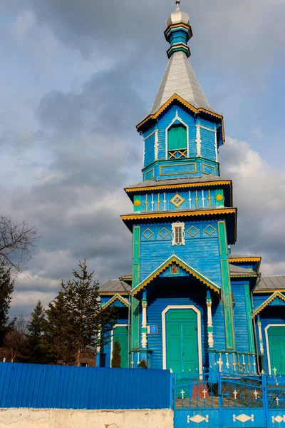 Antigua Iglesia Madera Pueblo Ucraniano — Foto de Stock