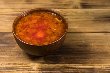 Ukrayna ve Rus geleneksel pancar çorbası - pancar çorbası ahşap tablo