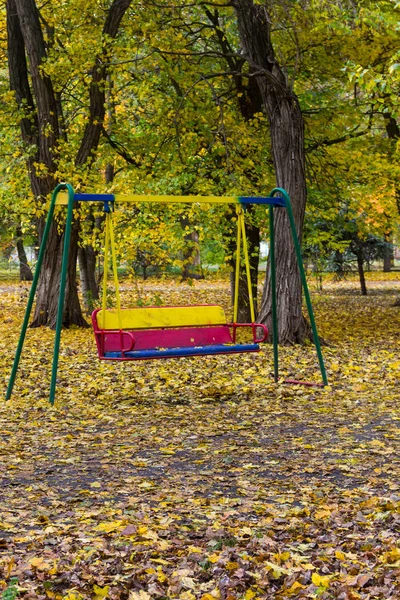 Balançoire Vide Pour Enfants Dans Parc Ville Automne — Photo