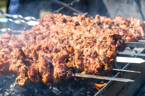 Grillé Kebab Cuisson Sur Brochette Métal Viande Rôtie Cuite Barbecue — Photo