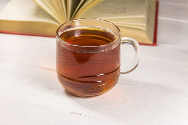 Tasse Thé Livre Sur Table Bois Blanc — Photo