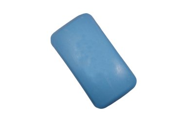 Beyaz arkaplanda izole edilmiş sabun çubuğu